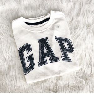 Kids GAP Graphic Short Sleeve White T-shirt
Medium NEW